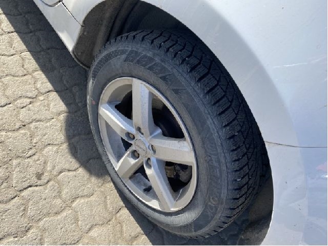 Volvo V40 2012-2019 , Motorkode: D4162T, Girkassekode: 