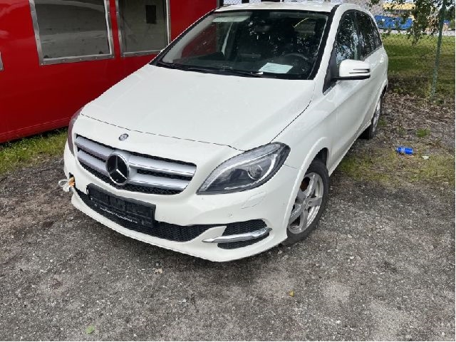 Mercedes B-Klasse 2011-2018 (W246) (W246), Motorkode: EM0004, Girkassekode: 