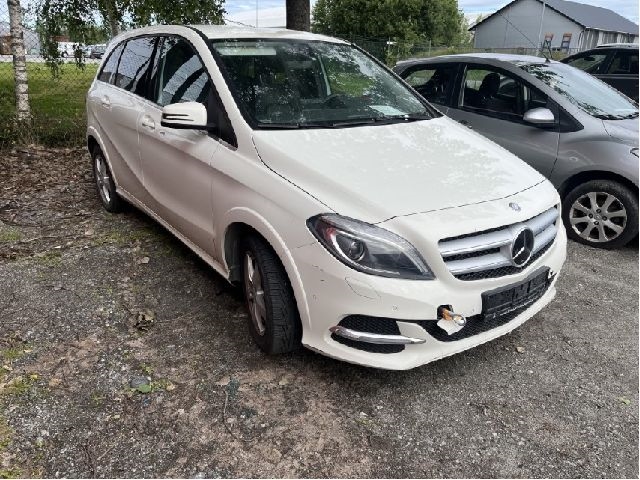 Mercedes B-Klasse 2011-2018 (W246) (W246), Motorkode: EM0004, Girkassekode: 