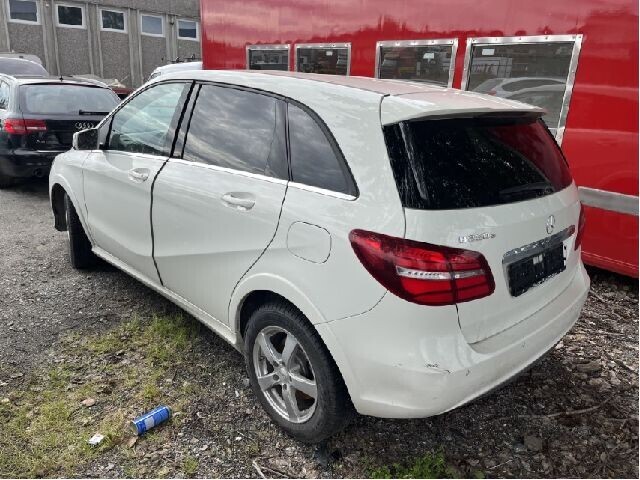 Mercedes B-Klasse 2011-2018 (W246) (W246), Motorkode: EM0004, Girkassekode: 