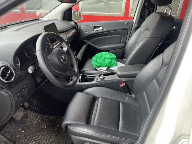 Mercedes B-Klasse 2011-2018 (W246) (W246), Motorkode: EM0004, Girkassekode: 