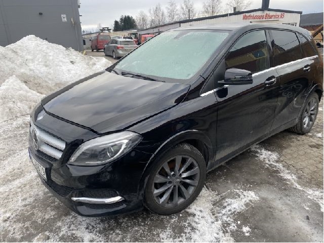Mercedes B-Klasse 2011-2018 (W246) (W246), Motorkode: EM0004, Girkassekode: 