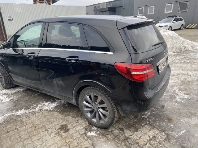 Mercedes B-Klasse 2011-2018 (W246) (W246), Motorkode: EM0004, Girkassekode: 