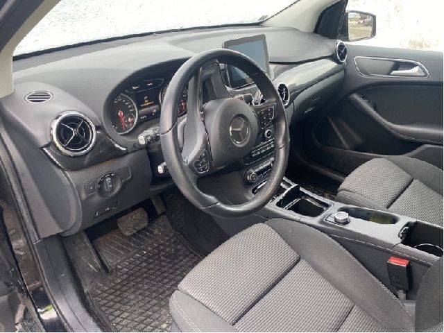 Mercedes B-Klasse 2011-2018 (W246) (W246), Motorkode: EM0004, Girkassekode: 