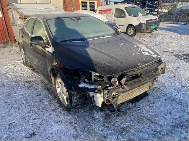 Volvo V40 2012-2019 , Motorkode: D4162T, Girkassekode: 