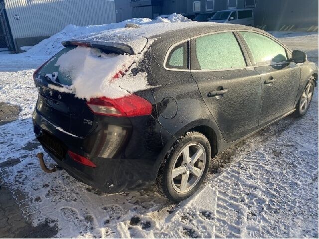 Volvo V40 2012-2019 , Motorkode: D4162T, Girkassekode: 