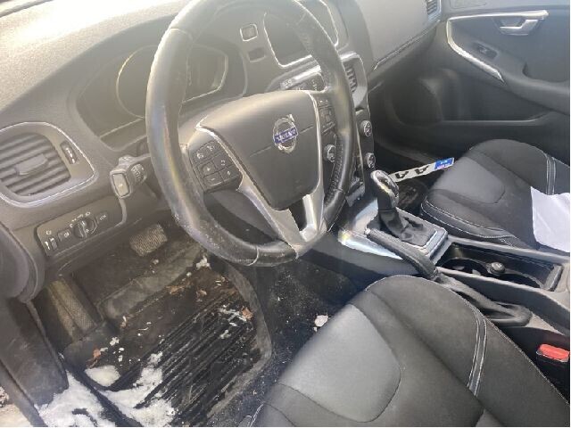 Volvo V40 2012-2019 , Motorkode: D4162T, Girkassekode: 