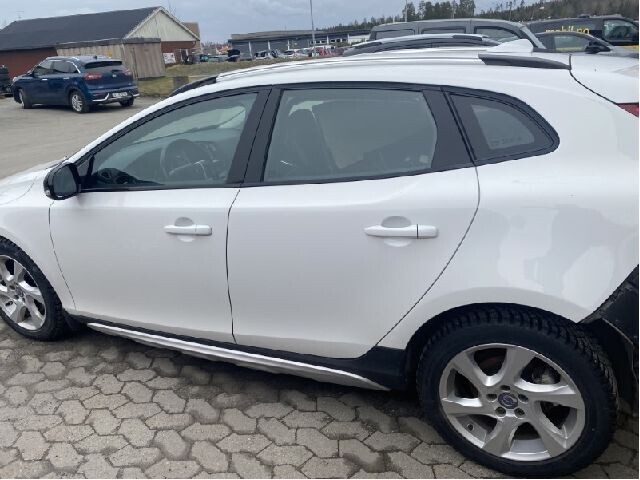 Volvo V40 2012-2019 , Motorkode: D4162T, Girkassekode: