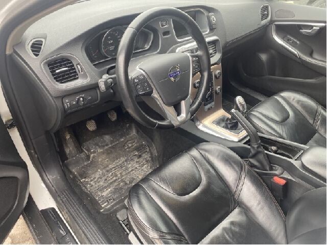 Volvo V40 2012-2019 , Motorkode: D4162T, Girkassekode:
