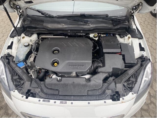 Volvo V40 2012-2019 , Motorkode: D4162T, Girkassekode:
