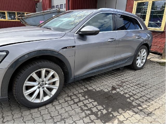 Audi e-tron 2018-->> , Motorkode: BM1J, Girkassekode: