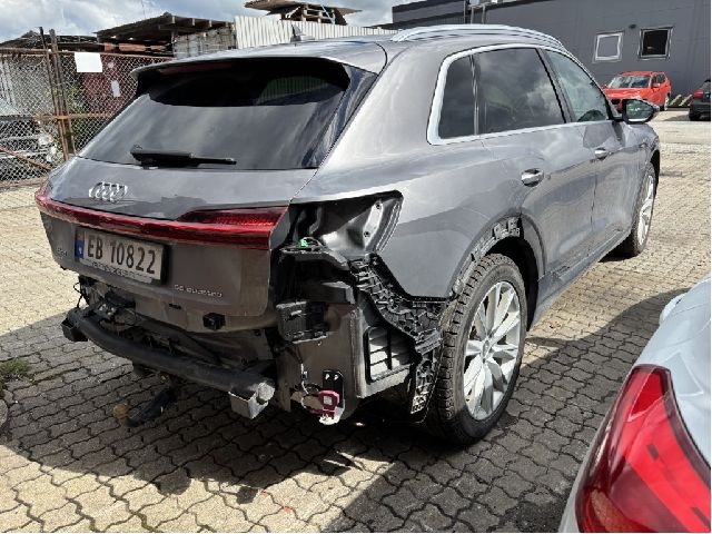Audi e-tron 2018-->> , Motorkode: BM1J, Girkassekode: