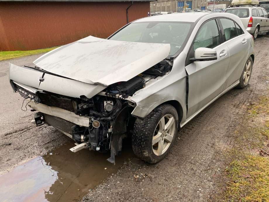 Mercedes A-Klasse 2012-2018 (W176) (W176), Motorkode: M270.910, Girkassekode: 
