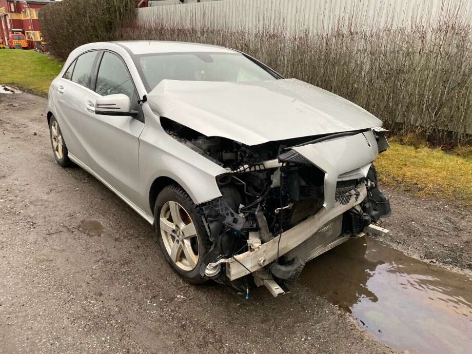Mercedes A-Klasse 2012-2018 (W176) (W176), Motorkode: M270.910, Girkassekode: 