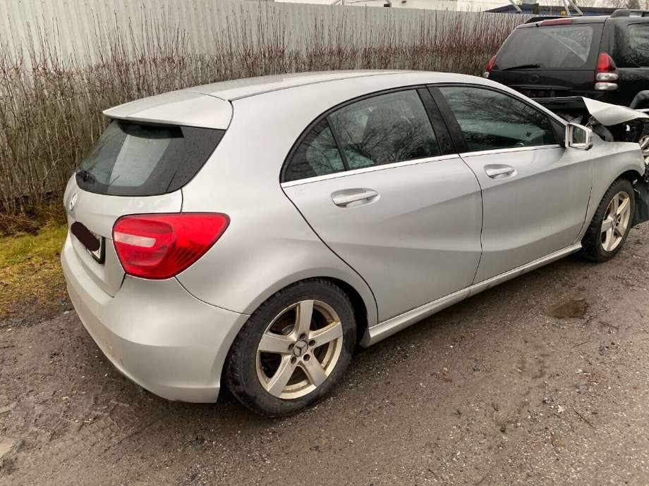 Mercedes A-Klasse 2012-2018 (W176) (W176), Motorkode: M270.910, Girkassekode: 