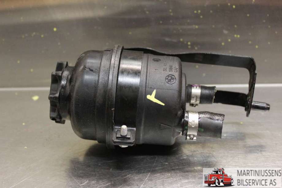Servo oljebeholder til BMW 5-Serie, 2003-2010 (E60/E61) (E60/E61) 