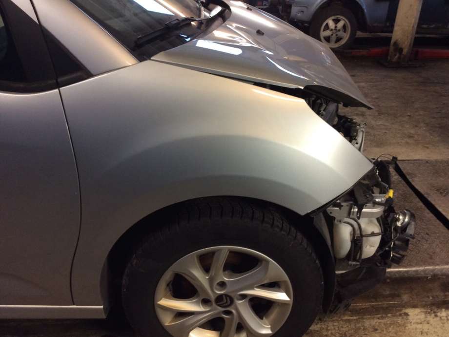 Skjerm høyre foran til Citroën C3, 2010-2016 (Type II)  (CITROEN|)