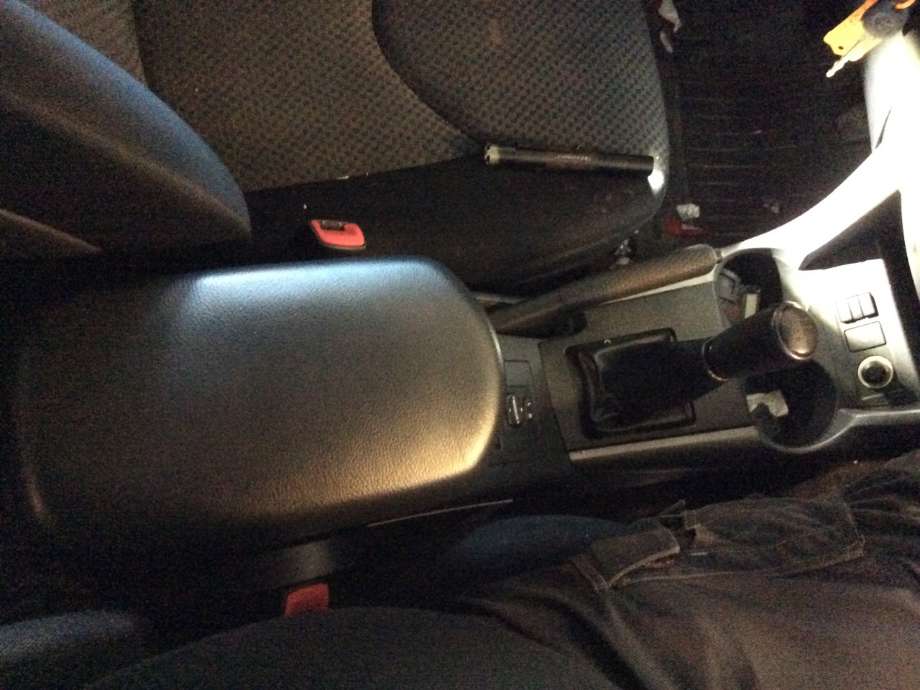 Sete armlene lokk til Toyota RAV4 2006-2009 (Type III, Fase 1) (TOYOTA|)