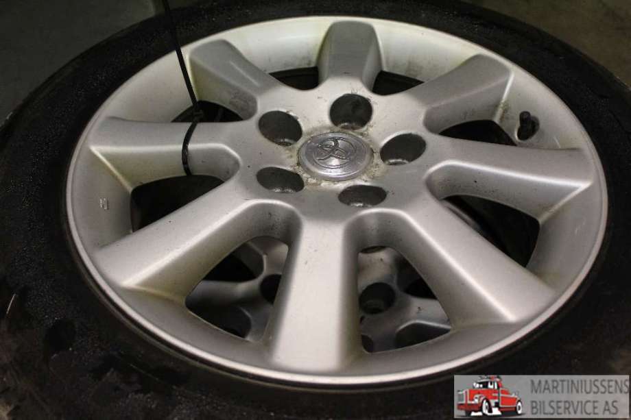 Hjulsett stål vinter til Toyota Avensis, Verso 2001-2009 (TOYOTA|3;5X114|205/60-16|)