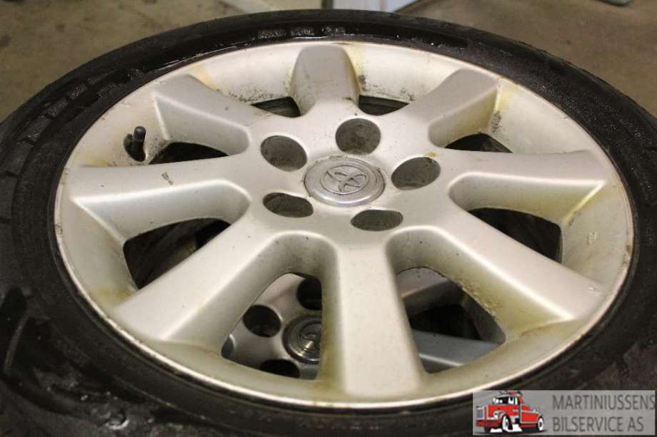 Hjulsett stål vinter til Toyota Avensis, Verso 2001-2009 (TOYOTA|3;5X114|205/60-16|)