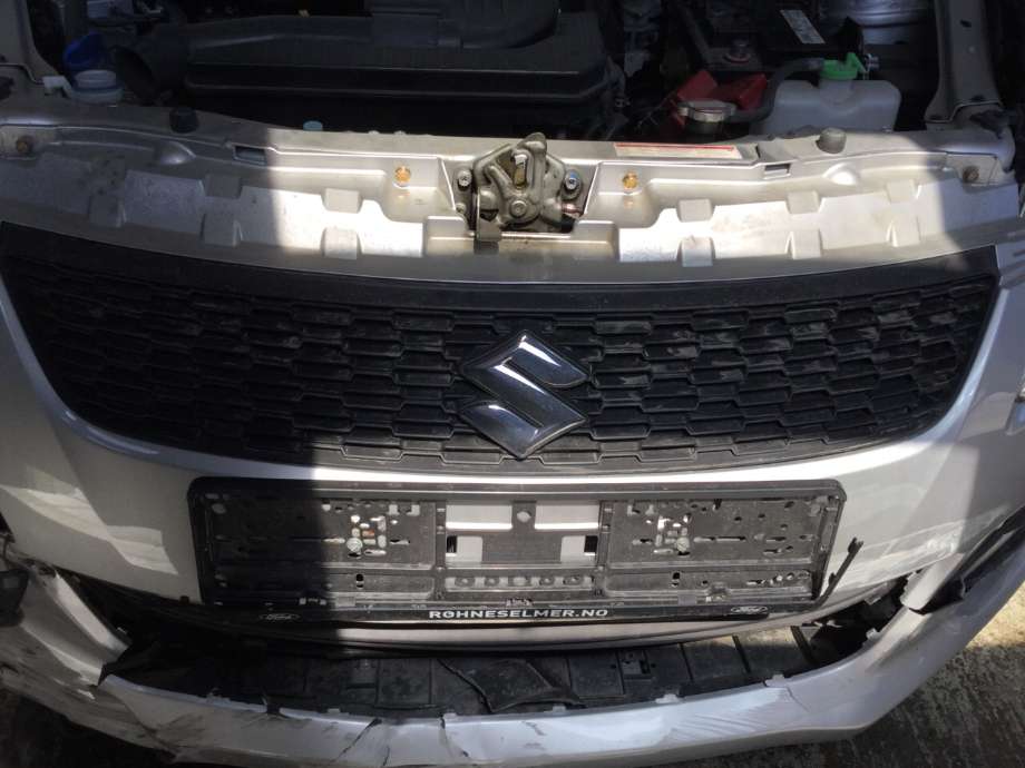Grill til Suzuki Swift, 2011-2017 (SUZUKI|)
