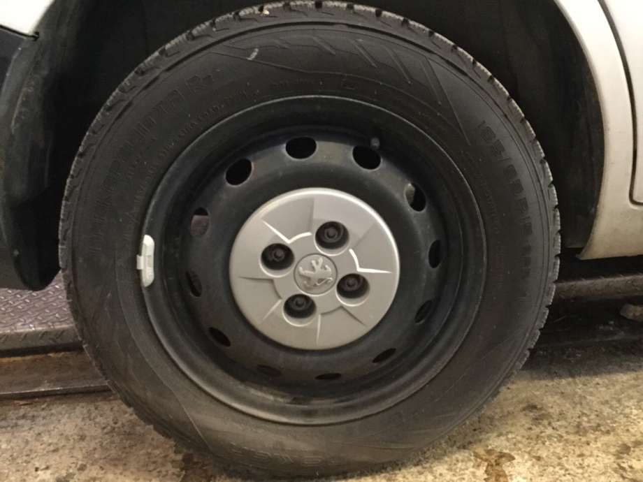 Hjulsett stål vinter til Peugeot Bipper 2014-->>  (PEUGEOT|4X100|185/65-15|)