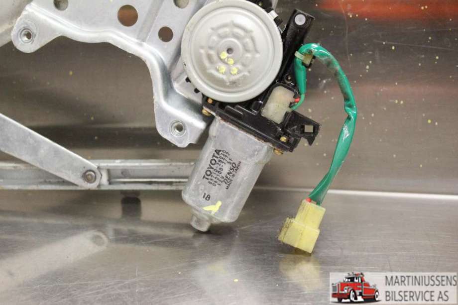 Ruteheis høyre til Toyota Hiace 2001-2006 (Fase 2)  (TOYOTA|)