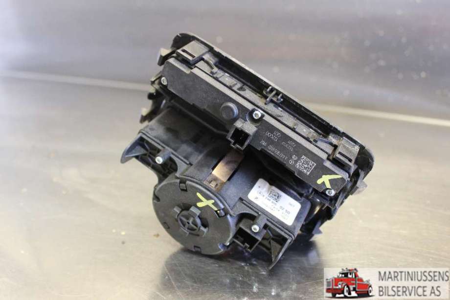 Bryter lys til Mercedes Vito 2014-->> (W447) (W447) (MERCEDES|A 246 905 02 50|)
