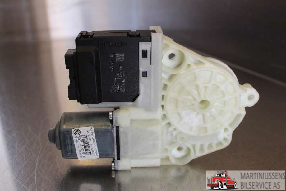 Ruteheis høyre til VW Passat 2005-2010 (B6) (B6) (VOLKSWAGEN|974226-131|)