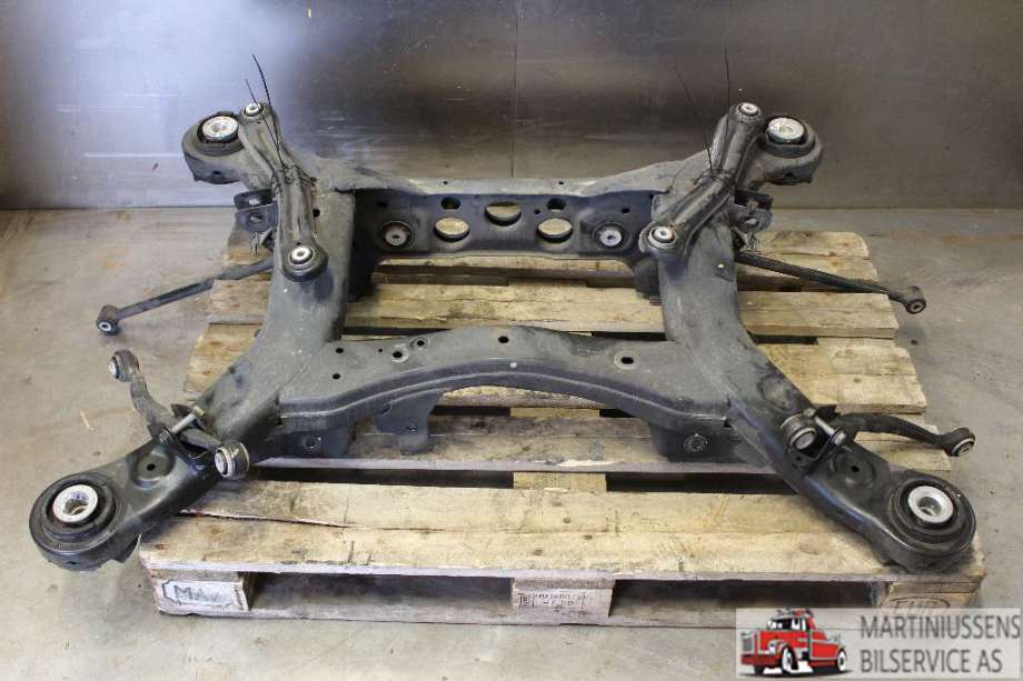 Travers bak til Mercedes ML, 2011-2015 (Fase 1) (W166) (W166) 