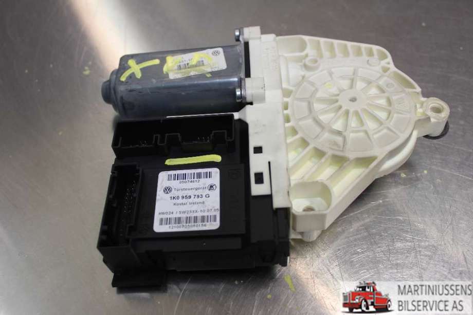 Ruteheis venstre til VW Passat 2005-2010 (B6) (B6) (VOLKSWAGEN|1K0959701K|)
