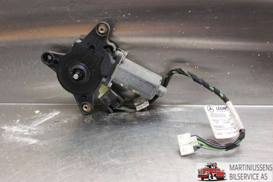 Ruteheis venstre til Mercedes Vito/Viano 2004-2010 (Fase 1) (W639) (W639) (MERCEDES|0130821941|)