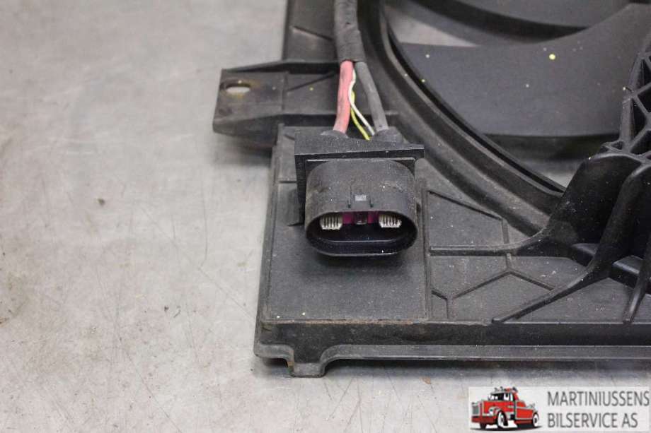 Kjølevifte til VW Transporter / Caravelle 2009-2015 (Fase 2) (T5) (T5) (VOLKSWAGEN|7E0 121 205 A|)