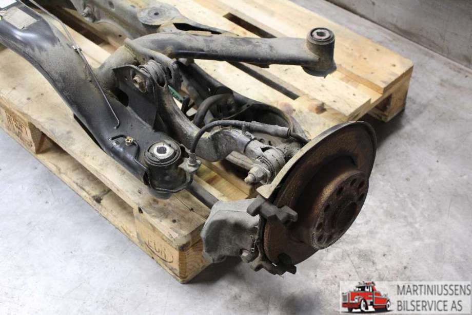 Travers bak til VW Golf VII 2012-2017 (Fase 1)  (VOLKSWAGEN|)