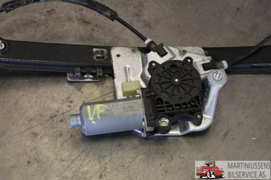 Ruteheis venstre til BMW X5 2000-2006 (E53) (E53) (BMW|8 381 019 9|)