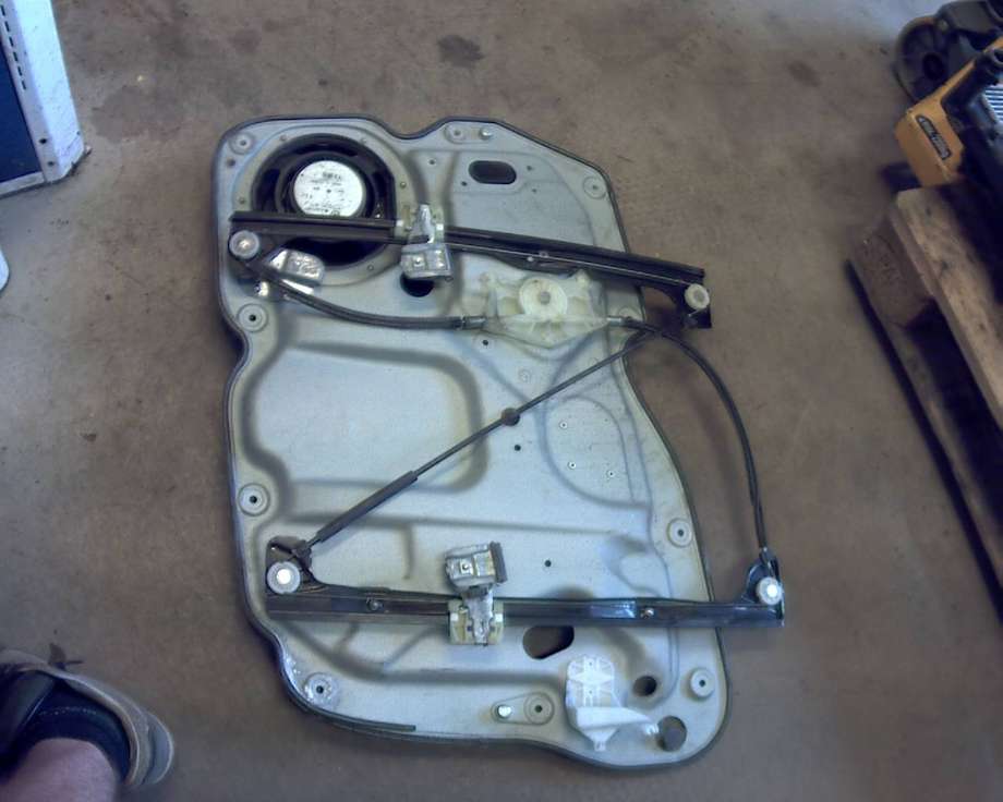 Ruteheis venstre til VW Caddy 2004-2010 (Type III, Fase 1)  (1T0959701D|)