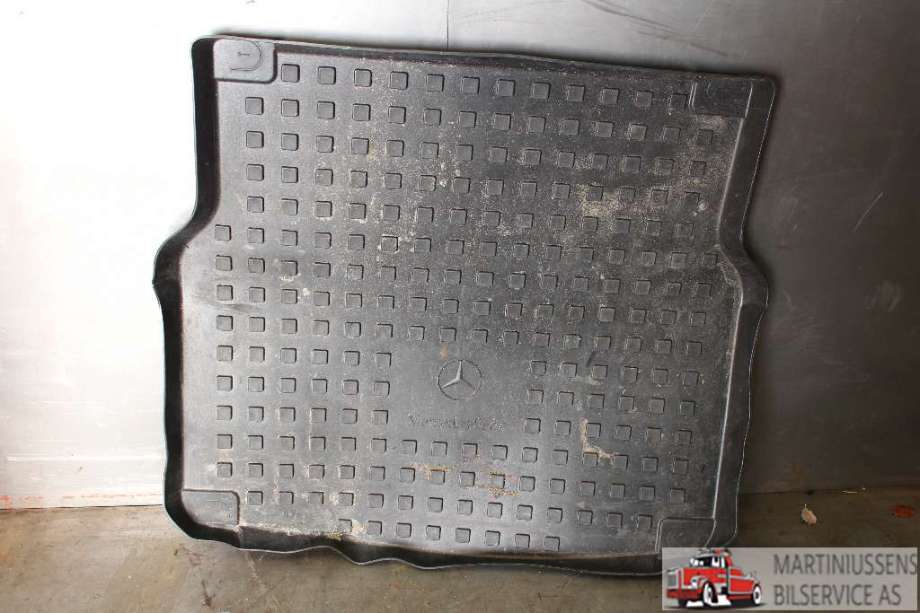 Bagasjerom teppe/gulvplate til Mercedes C-Klasse 2011-2014 (Fase 2) (W204) (W204) (MERCEDES|)