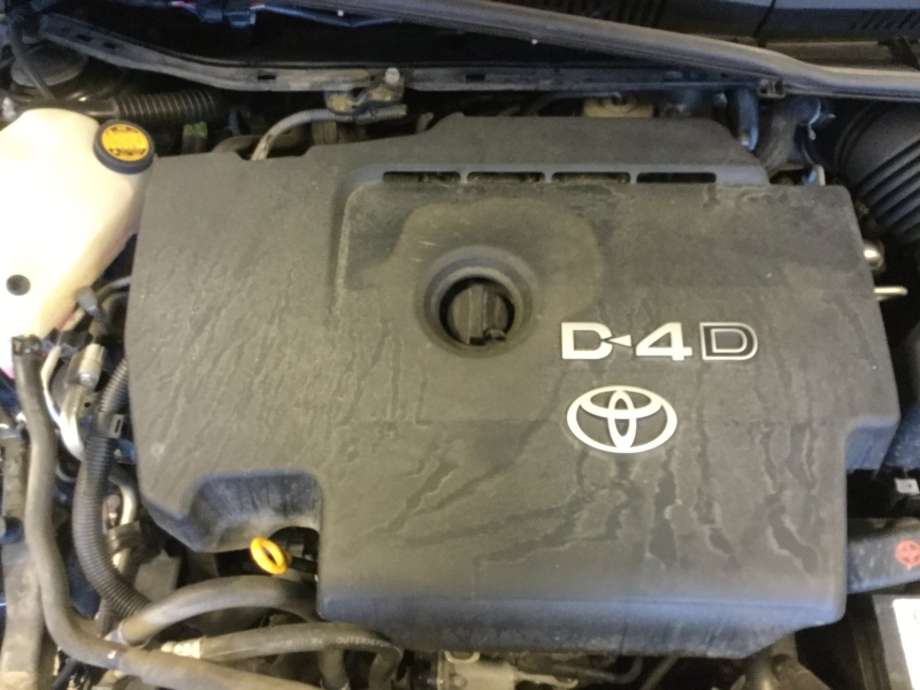 Motordeksel over motor til Toyota Avensis, 2009-2015 (Type III, Fase 1)  (TOYOTA|)