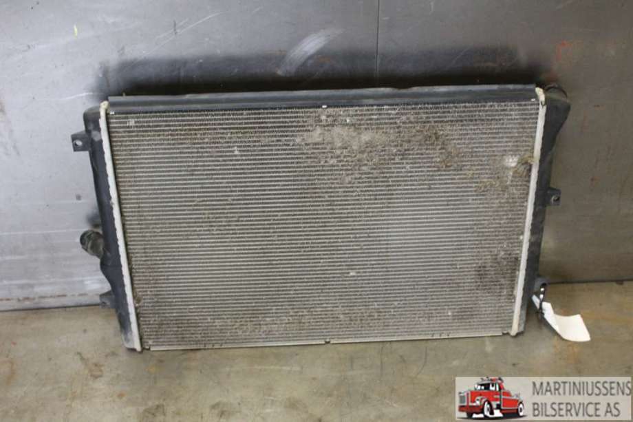 Radiator (manuell gir) til VW Caddy 2010-2015 (Type III, Fase 2)  (VOLKSWAGEN|)