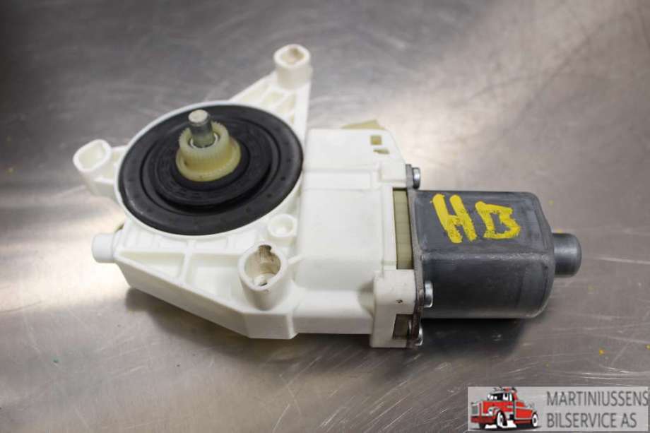 Ruteheis høyre til Mercedes ML, 2005-2011 (W164) (W164) (MERCEDES|A 251 820 02 08)
