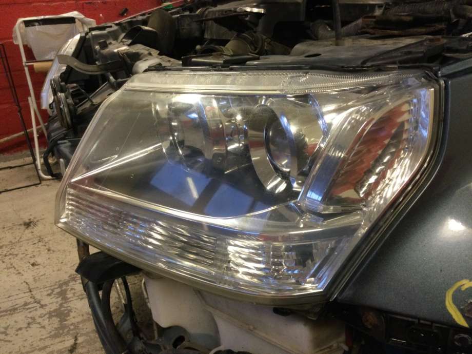Frontlykt venstre xenon til Suzuki Grand Vitara 2005-2015 (Type III)  (SUZUKI|)