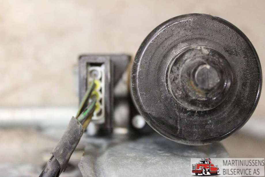 Viskermotor frontrute til BMW X5 2000-2006 (E53) (E53) (BMW|24012673|)