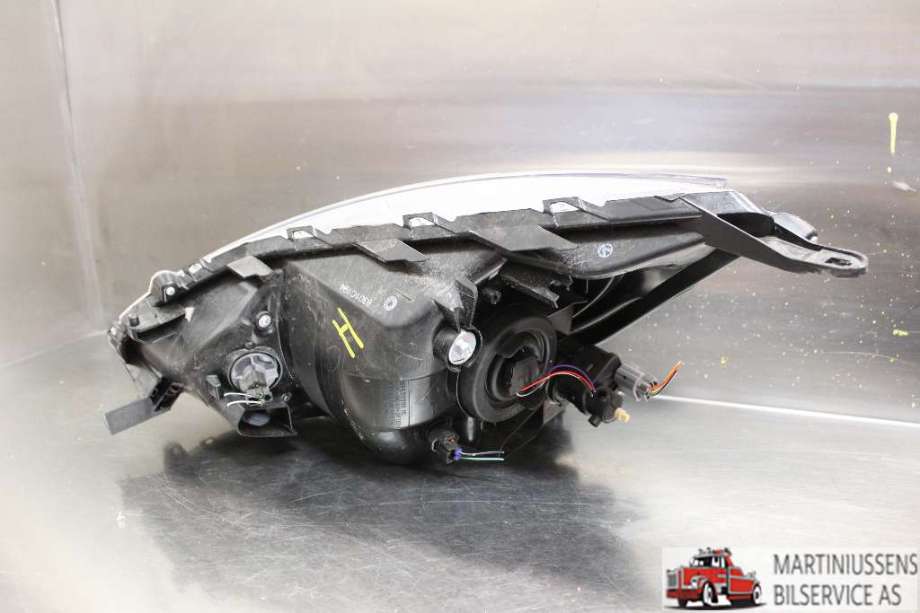 Frontlykt høyre halogen til Mitsubishi Space Star 2013-->> (Type II)  (MITZ|)
