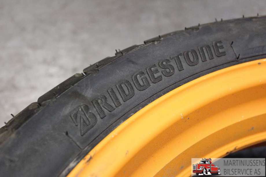 Diverse deler til MC Honda Øvrige 0-->>  (HONDA CBR125RSF REPSOL||130/70-17)