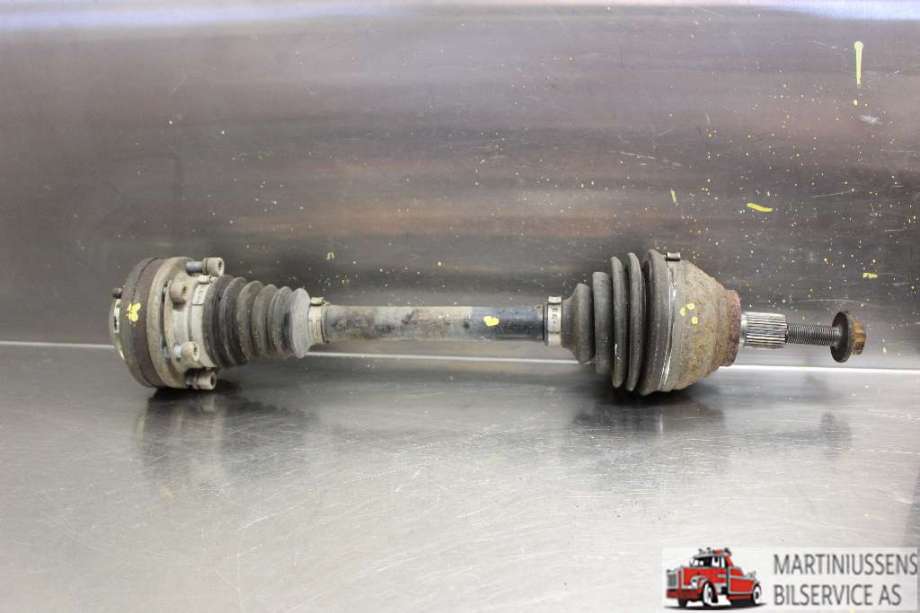 Drivaksel venstre foran til VW Caddy, 2010-2015 (Type III, Fase 2)  (VOLKSWAGEN|)