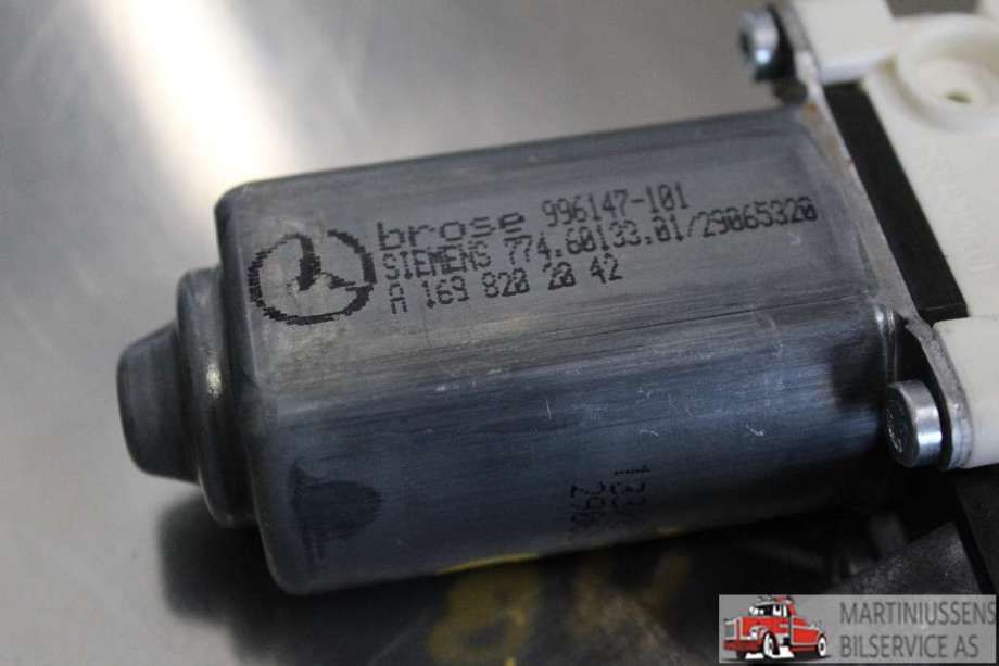 Ruteheis høyre til Mercedes B-Klasse 2005-2008 (Fase 1) (W245) (W245) (MERCEDES|A 169 820 20 42|)