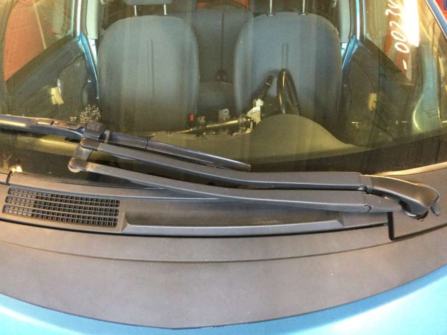 Viskerarmer frontrute til Peugeot iOn, 2011-2020  (PEUGEOT|)