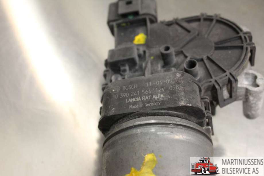 Viskermotor frontrute til Fiat Doblo 2010-->> (Type II)  (FIAT|0 390 241 564|)