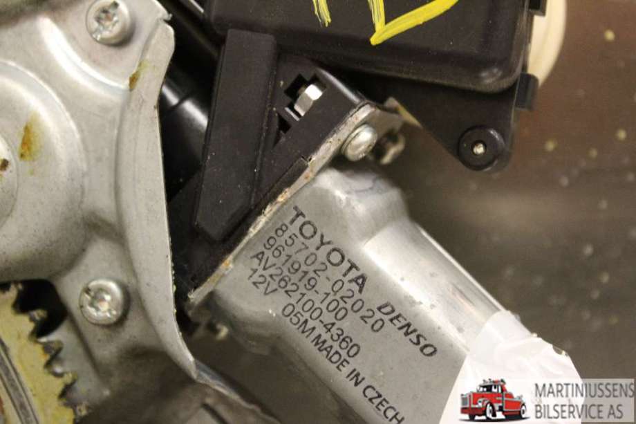 Ruteheis høyre til Toyota Avensis 2009-2015 (Type III, Fase 1)  (TOYOTA|85702-02020|)