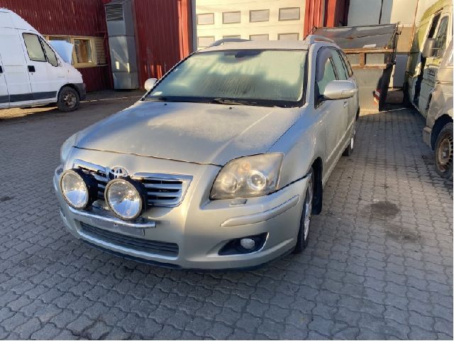 Tåkelykt venstre foran til Toyota Avensis, 2003-2008 (Type II) (TOYOTA|)